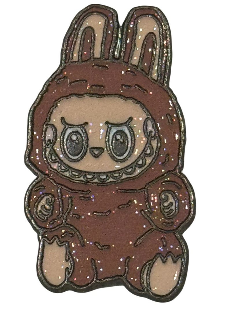 لابوبو ملصق معدني - شعار لابوبو (بني)