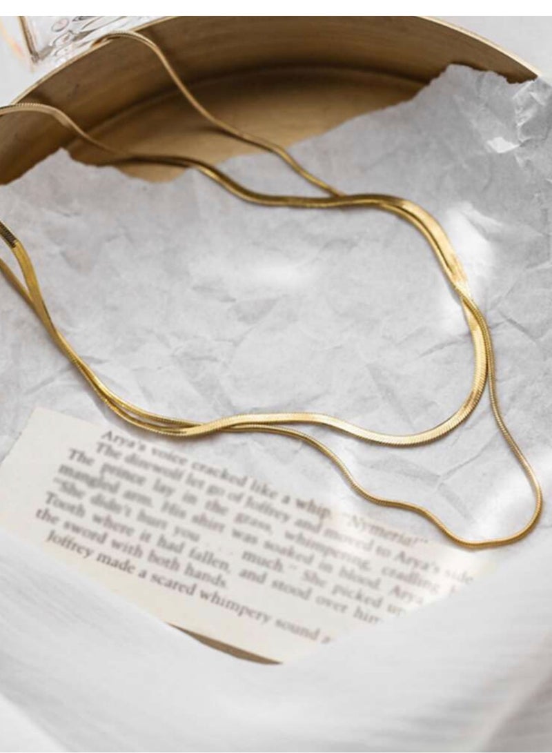 إيكوال سلسال نسائي مصنوع من الاستانلس ستيل مطلي باللون الذهبي - Image 3