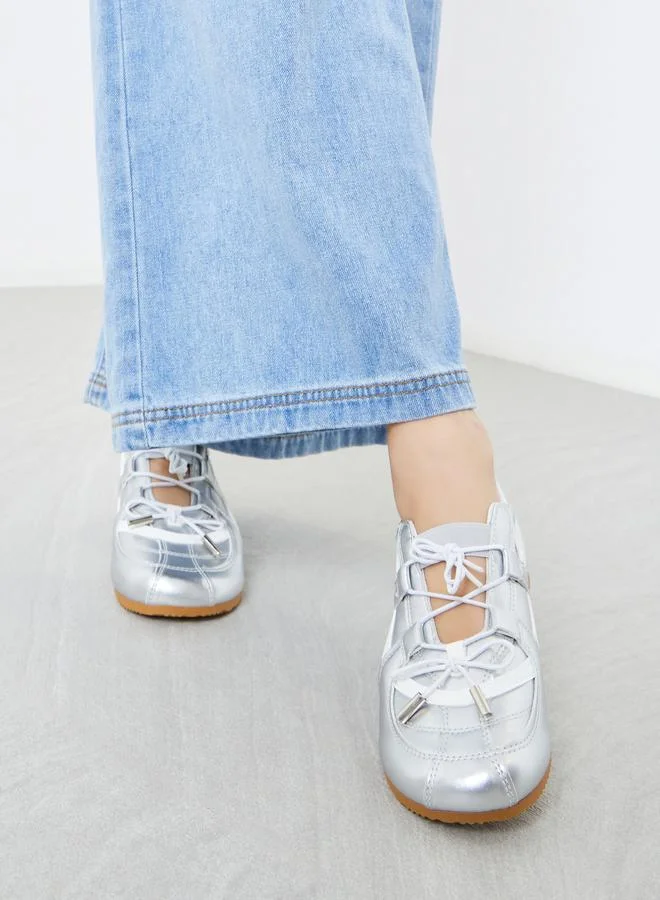 ستايلي اكتيف حذء سنيكرز بأربطة للإغلاق