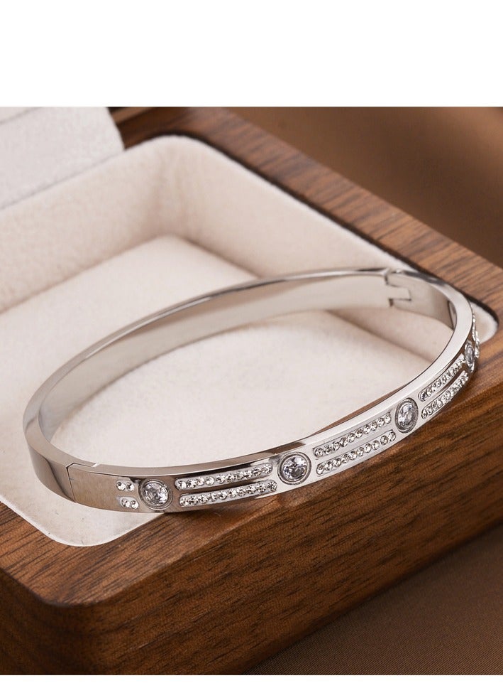 Women's titanium steel electroplating bracelet jewelry suitable for parties, dinners, travel, birthday parties (silver)