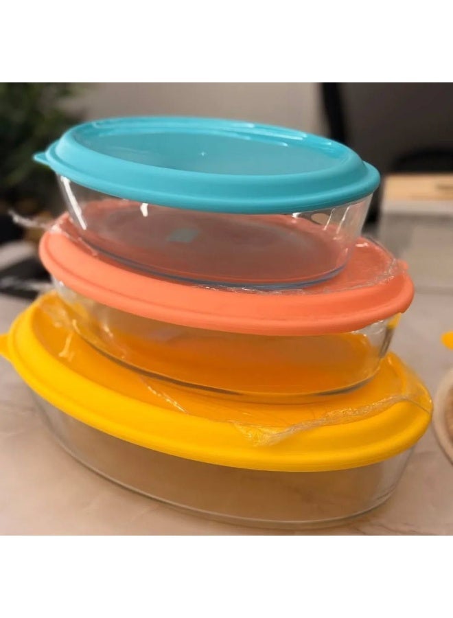 طقم علب بايركس زجاجية عالية الشفافية مكوّن من ٣ أحجام مختلفة بغطاء سيليكون ملون (أزرق – بينك – أصفر) لحفظ الطعام في الثلاجة وتقديمه على السفرة بشكل أنيق. - Image 2