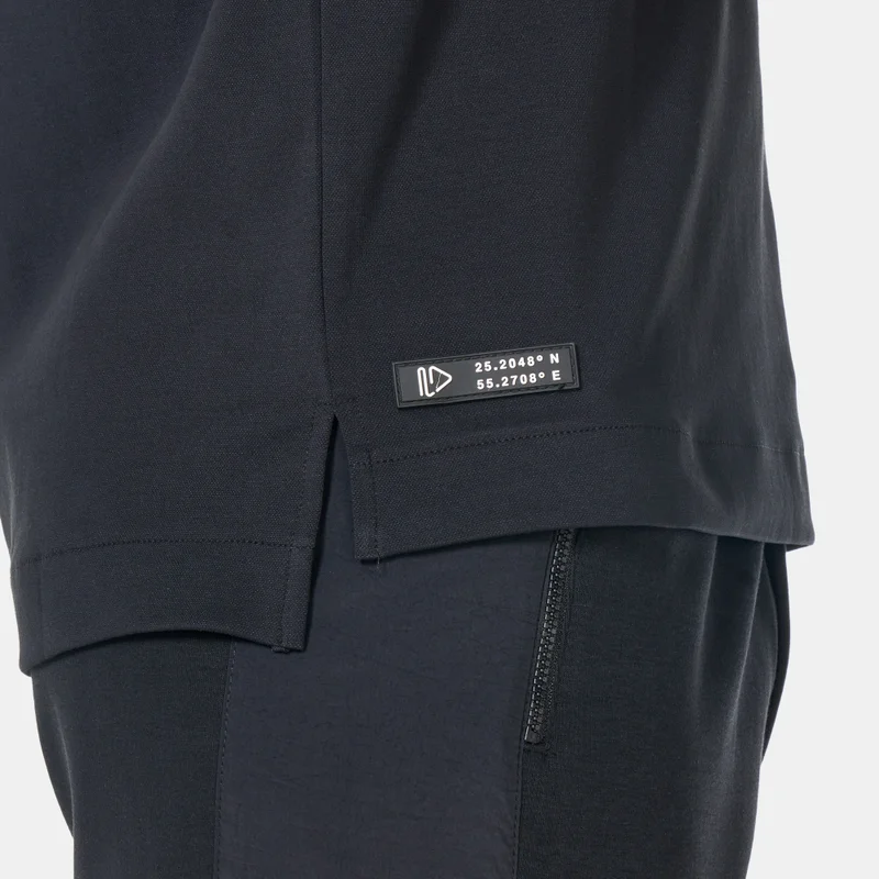 Sun and Sand Sports Men's Hybrid Pocket T-Shirt