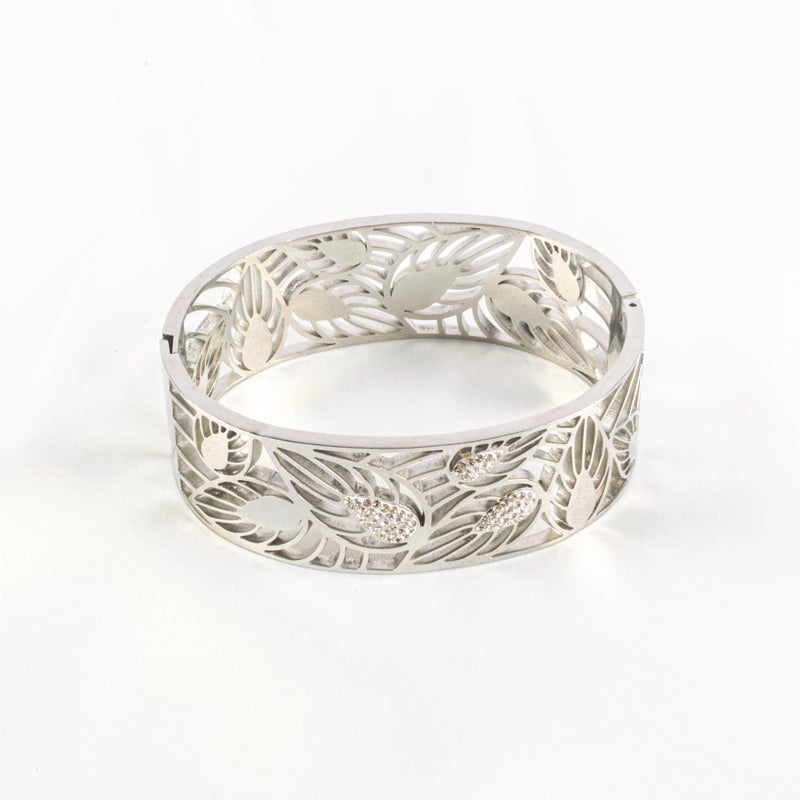 أسورة أستانليس ستيل فضي مرصعة بفصوص الزيركون - Image 2