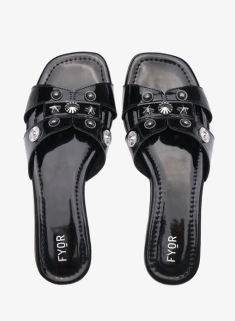 فايور Studded Flat Sandal BDV 098
