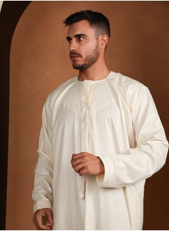 ييجو من مريم Kandora Yassir – Ivory White Emirati Kandora | Thobe – Soft Satin Blend | Classic & Breathable Traditional Wear. Mens Thobes  - Image 2
