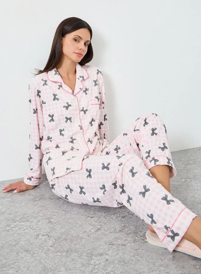 ستايلي طقم بيجاما من بنطال وبلوزة بطبعة فيونكة ومربعات