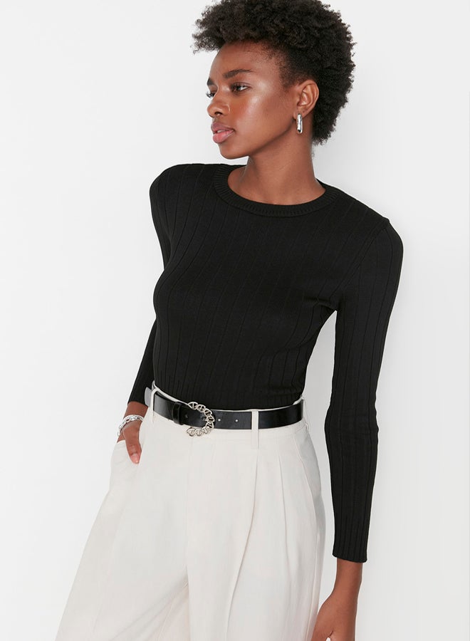 trendyol Black Basic Crew Neck Knitwear Sweater TWOAW23KZ01249 - Image 2