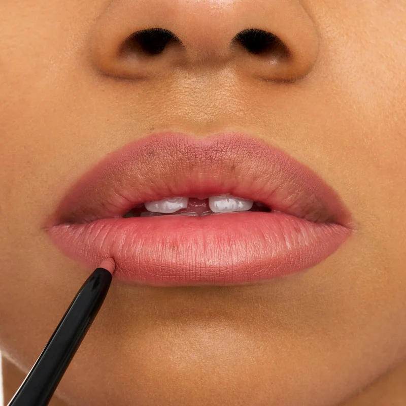 Essence Essence 8H Matte Comfort Lipliner 02