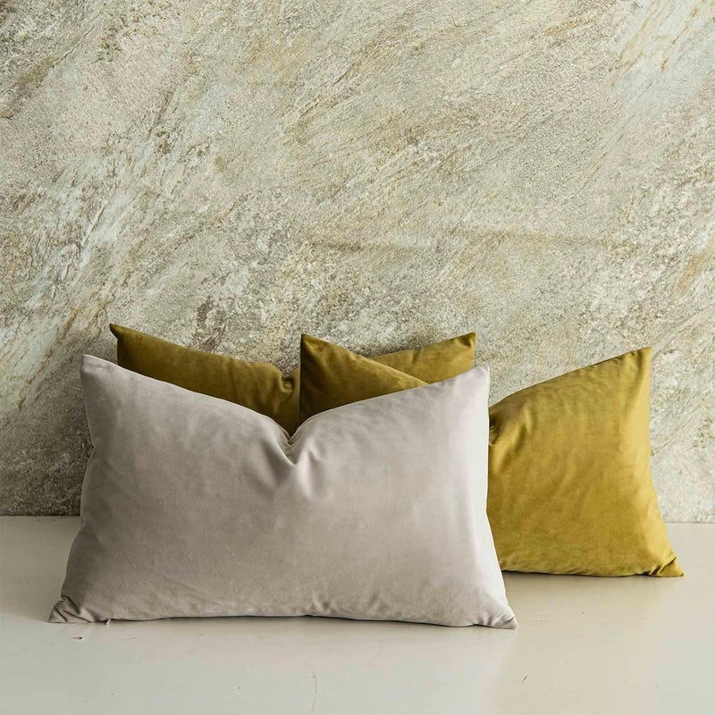 QUAFOO أغطية وسائد زخرفية قطنية مخملية خضراء زيتونية مقاس 16×24 بوصة، مجموعة من 2 مع سحاب، فاخرة وناعمة، أغطية وسائد مستطيلة صلبة للأريكة والأريكة والسرير وغرفة المعيشة - Image 4