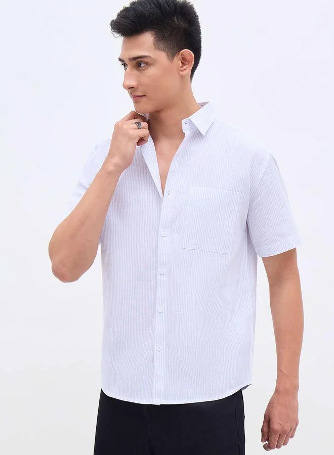 ساسافراس قميص رجالي قصير الأكمام مخطط أبيض بياقة مستديرة من ساسافراس