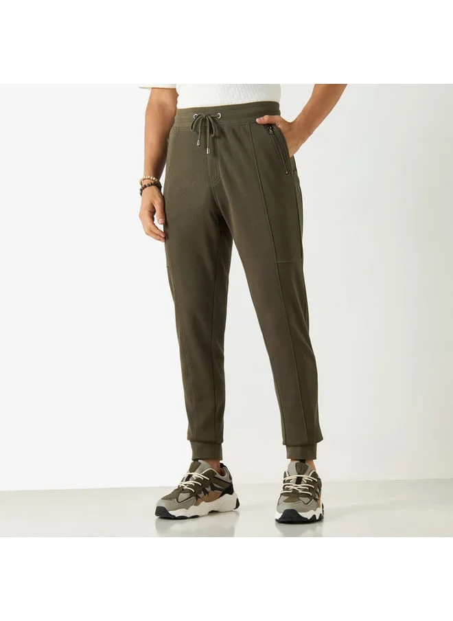 Iconic Iconic Solid Slim Fit Joggers with Drawstring Closure and Pockets