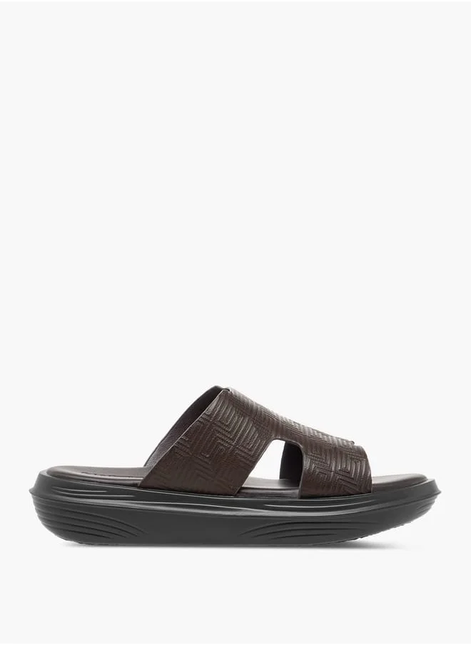 لو كونفورت Men's Cutout Detail Slip-On Sandals