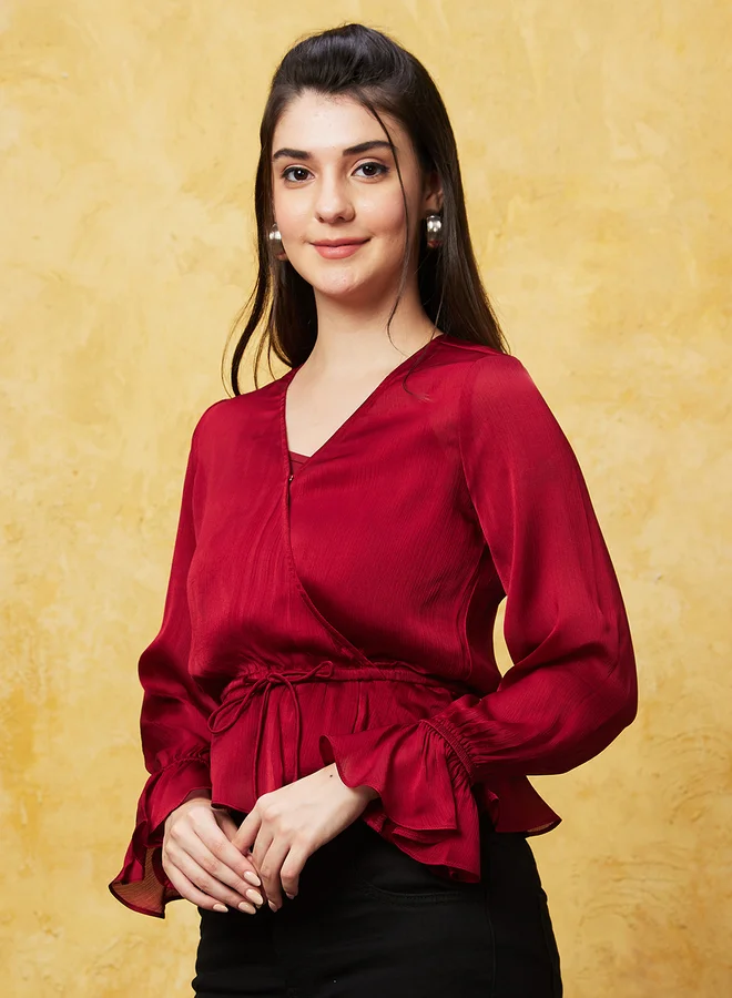 جلو باص Globus Solid Satin Wrap V-Nceck Ruffled Sleeves Top