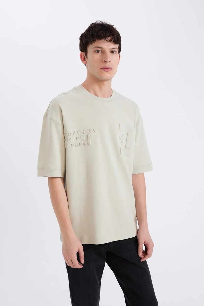 ديفاكتو Loose Fit Crew Neck Printed Heavy Fabric T-Shirt