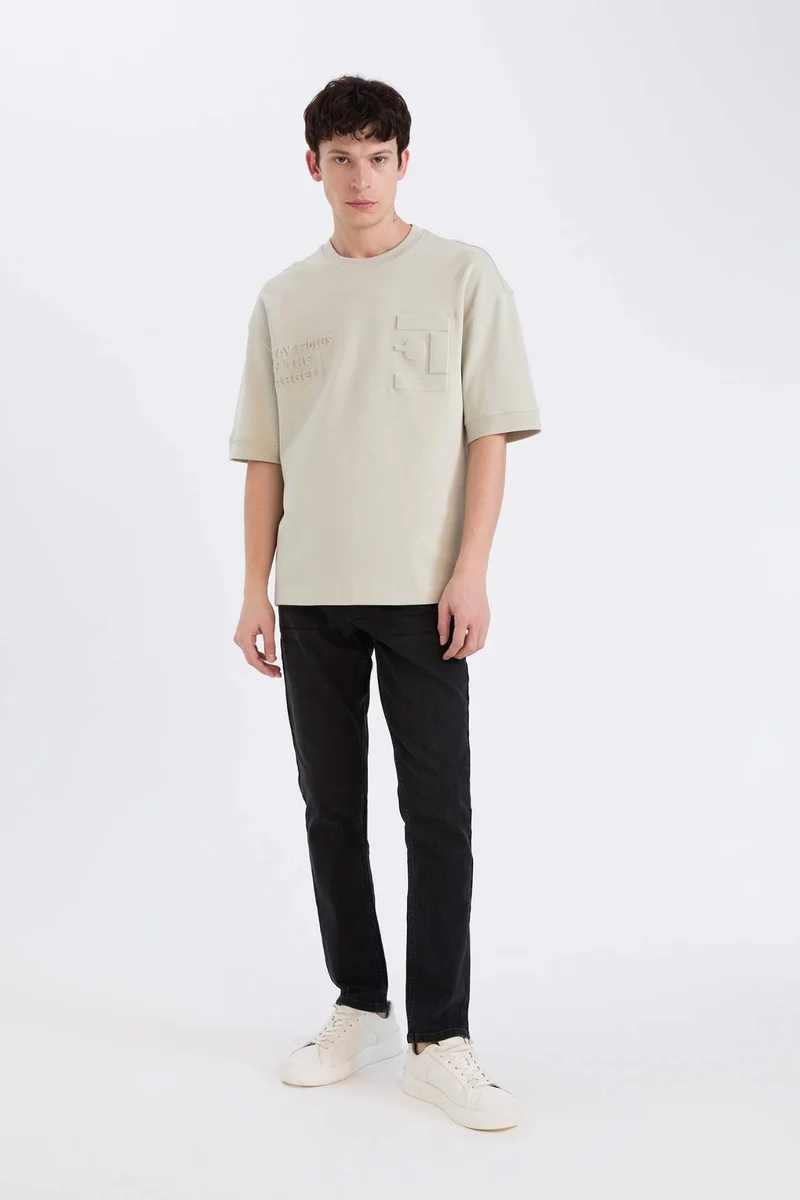 ديفاكتو Loose Fit Crew Neck Printed Heavy Fabric T-Shirt