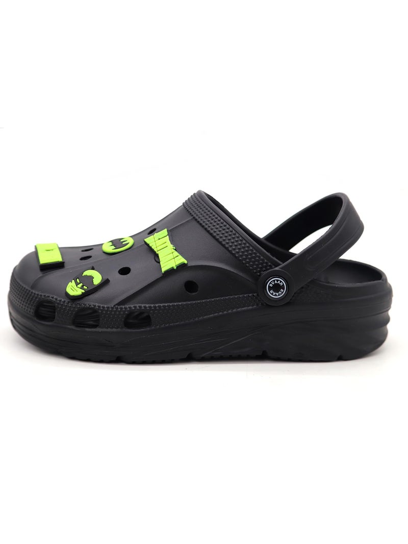 SVAAR Batman Men's Clogs With Authentic Batman Charms And Adjustable Back Strap Black, 8 UK - Image 5