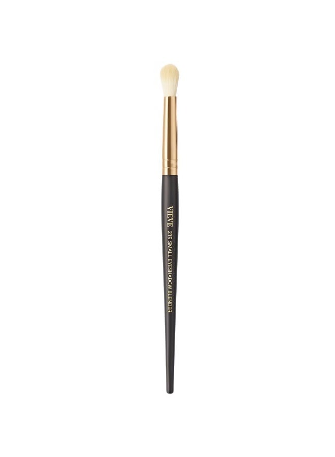 VIEVE 219 Small Eyeshadow Blender Brush - Image 4