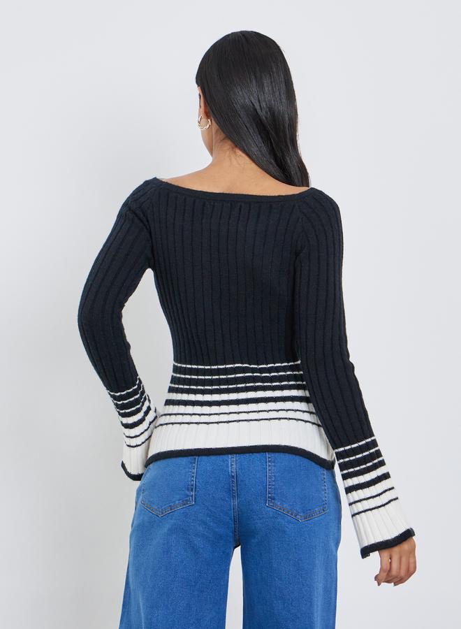 بلوزة مخططة محبوكة