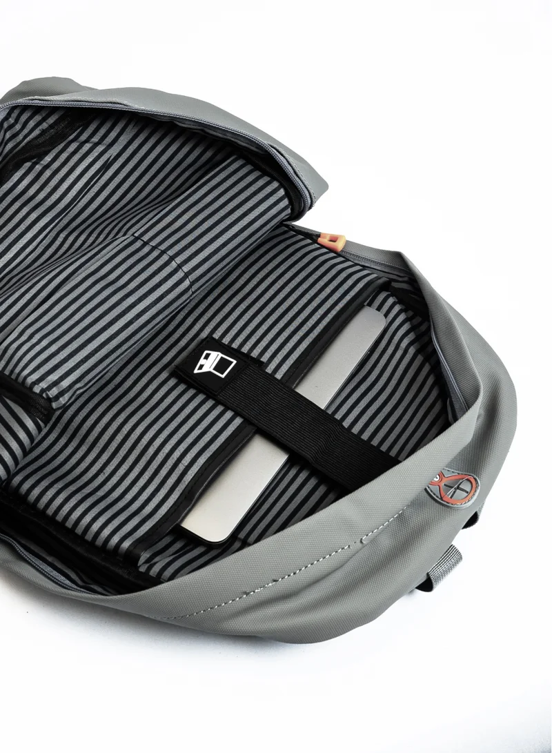 flâneur Backpack with Large Compartments - Durable Daypack for Men and Women, Schoolbag for Students, Lightweight, Comfortable Straps, Fashionable Design, Perfect for Travel and Sports