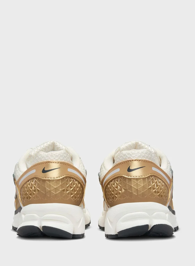 Nike Zoom Vomero 5 Gold