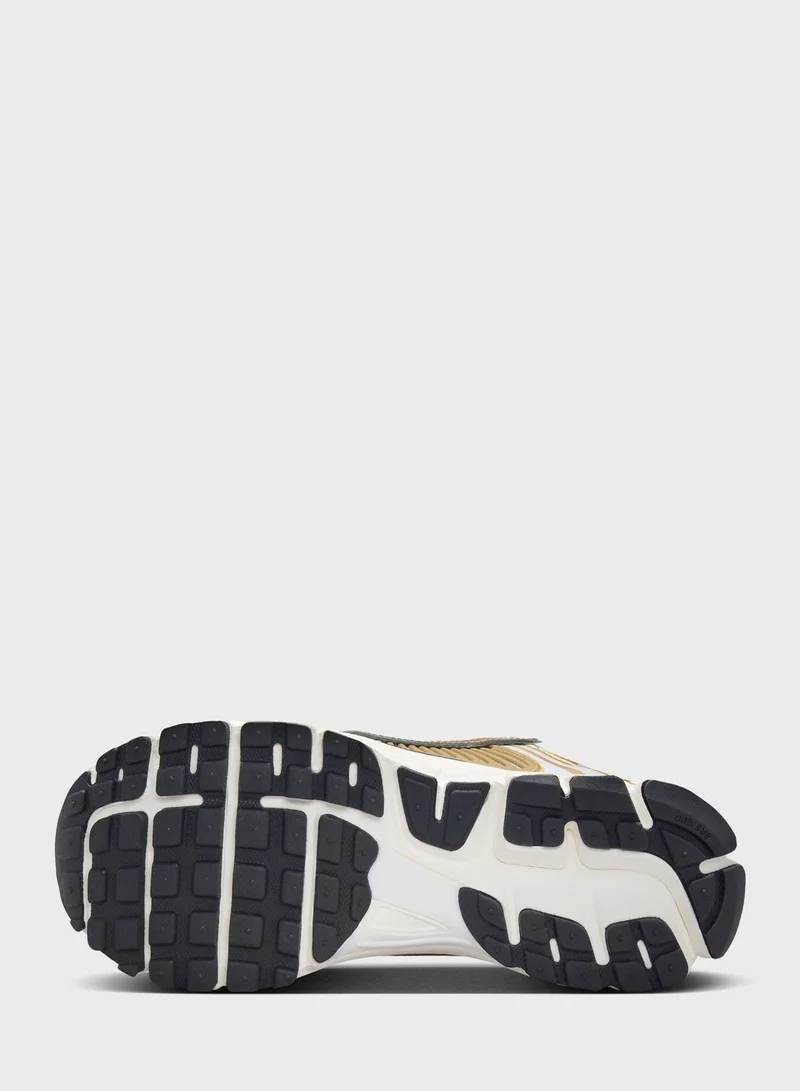 Nike Zoom Vomero 5 Gold