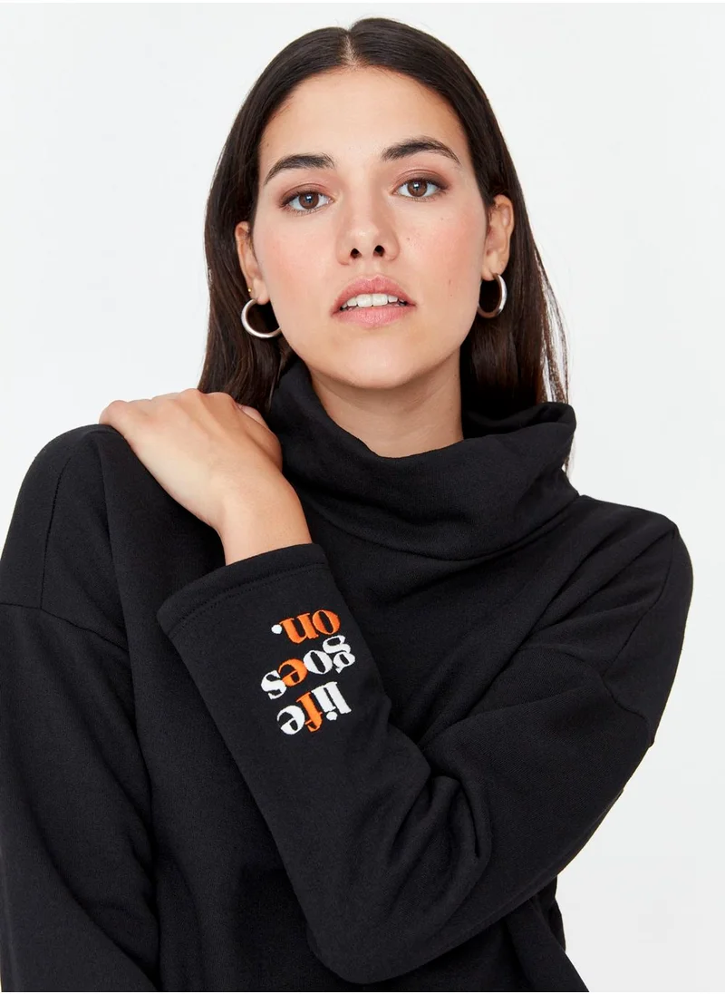 trendyol Embroidered Sleeve Sweatshirt