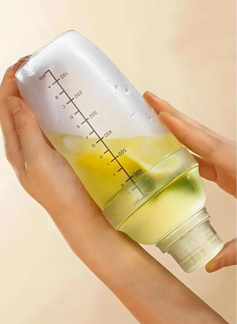 flâneur Transparent Shaker Bottle with Built-In Strainer 700ml  - Durable, Ideal for Sports and Gym, Lightweight, Modern Design, Perfect for Travel and Office