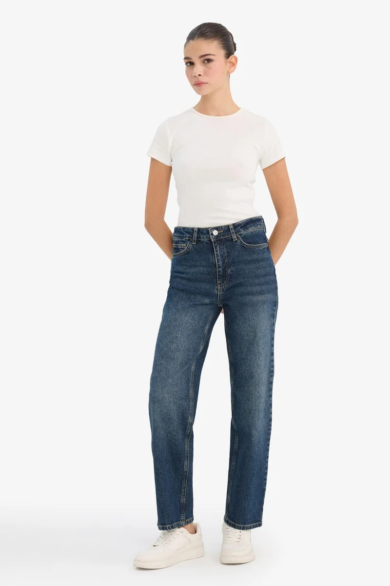 Comfort Straight High Waist Ankle Length Jeans
