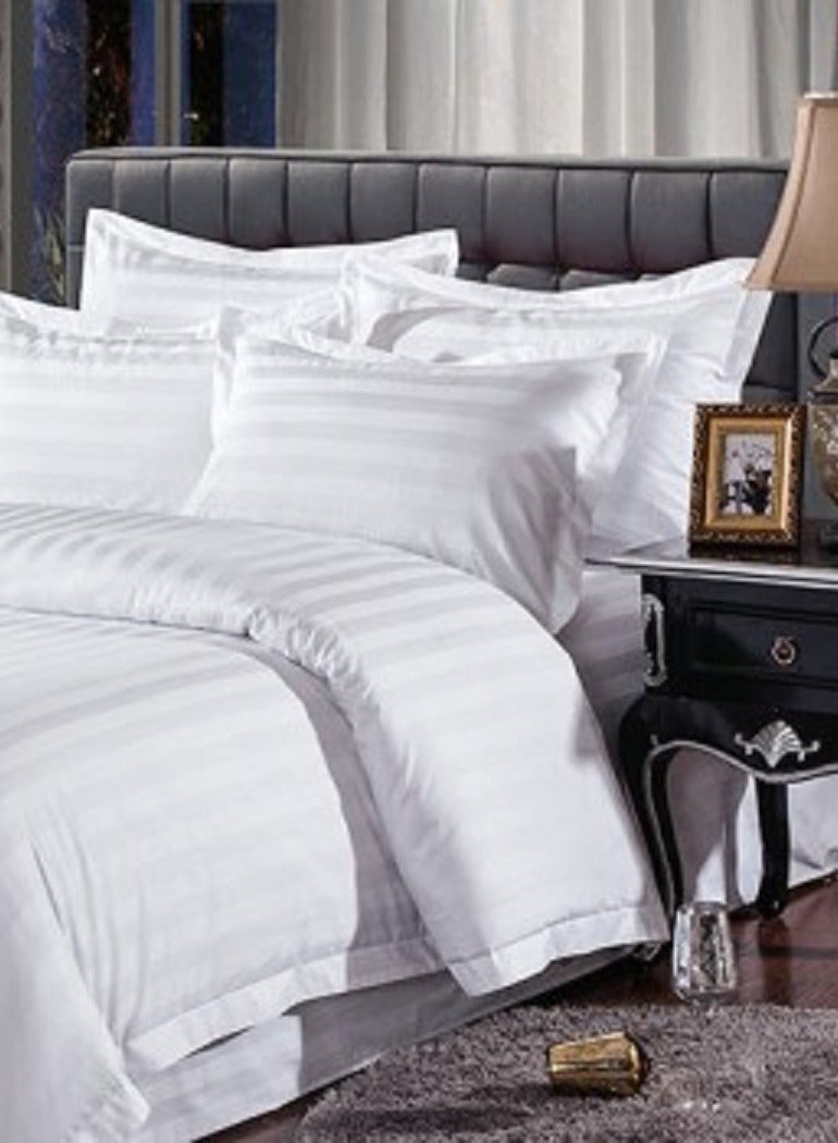 Asraar Cozy Bedroom Starter 4-Piece Set – Includes 1 Stripe Pillow 75 x 50cm, 1 Duvet 160 x 320cm, 1 Bed Sheet 150 x 200cm, and 1 Duvet Cover 160 x 320cm – Perfect for Comfortable Sleep and Modern Home Decor – Standard Size Bedding Essentials  - Image 4