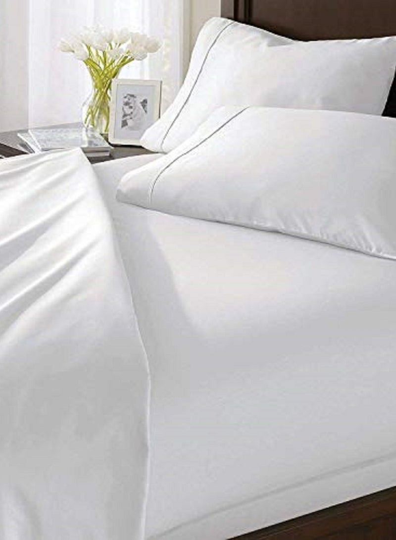 Asraar Cozy Bedroom Starter 4-Piece Set – Includes 1 Stripe Pillow 75 x 50cm, 1 Duvet 160 x 320cm, 1 Bed Sheet 150 x 200cm, and 1 Duvet Cover 160 x 320cm – Perfect for Comfortable Sleep and Modern Home Decor – Standard Size Bedding Essentials  - Image 3