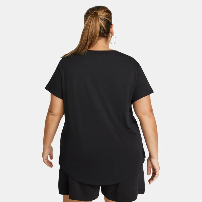Nike Black Women's Sportswear Club Essentials T-Shirt (Plus Size) for Women | Best Price UAE