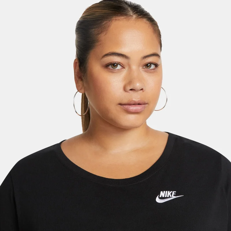 Nike Black Women's Sportswear Club Essentials T-Shirt (Plus Size) for Women | Best Price UAE