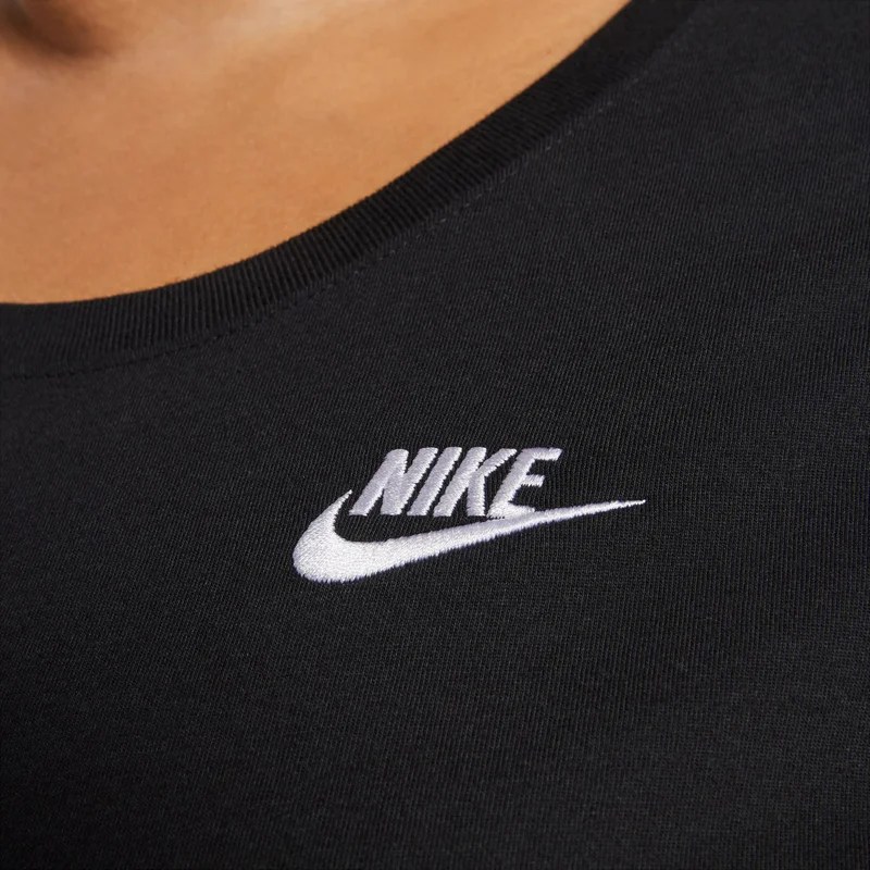 Nike Black Women's Sportswear Club Essentials T-Shirt (Plus Size) for Women | Best Price UAE