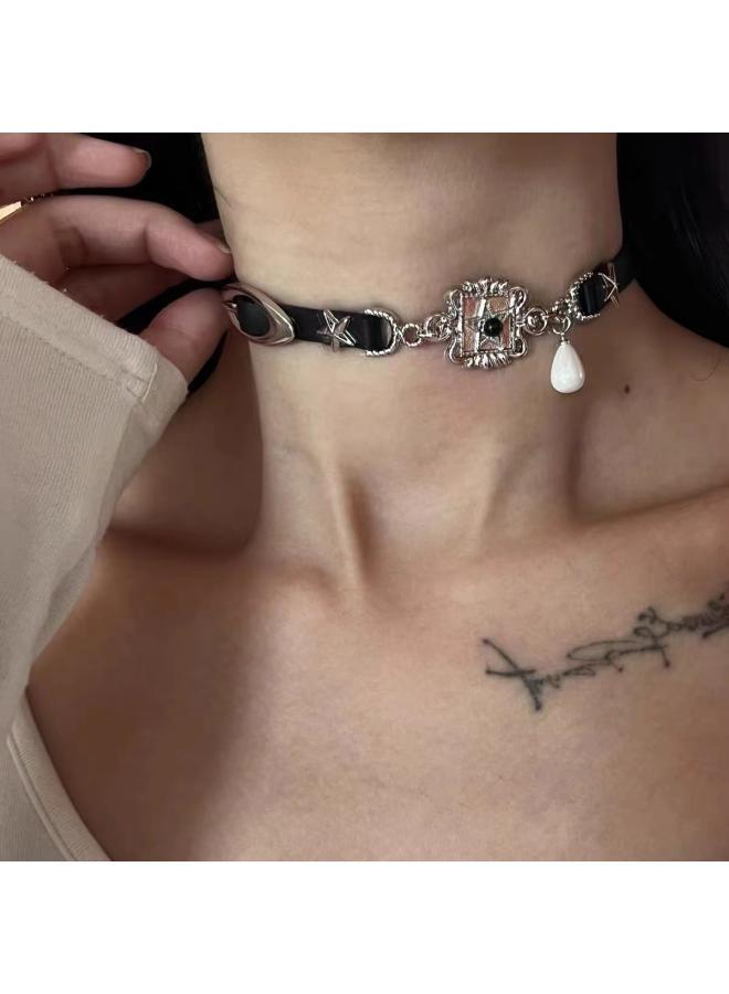 Sweet Cool Wind ~ Leather Rope Short Collar Female Niche Choker Neck Chain European And American Wind High Sense Necklace