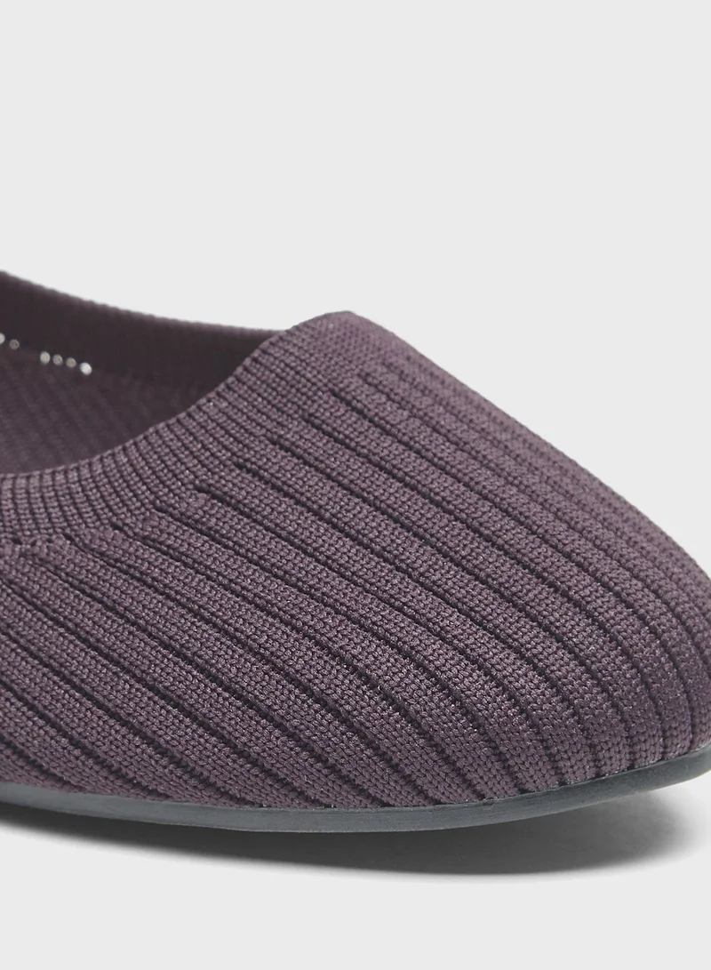 shoexpress Pointed Toe Flat Ballerinas