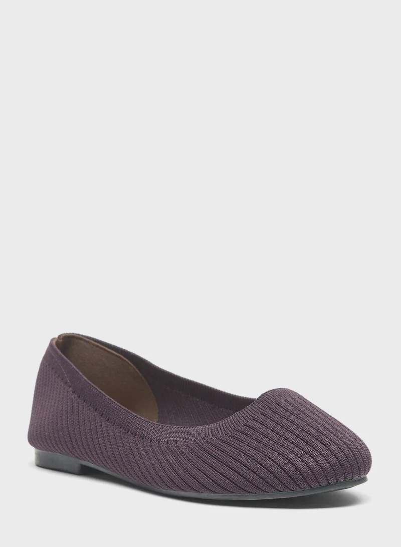 shoexpress Pointed Toe Flat Ballerinas