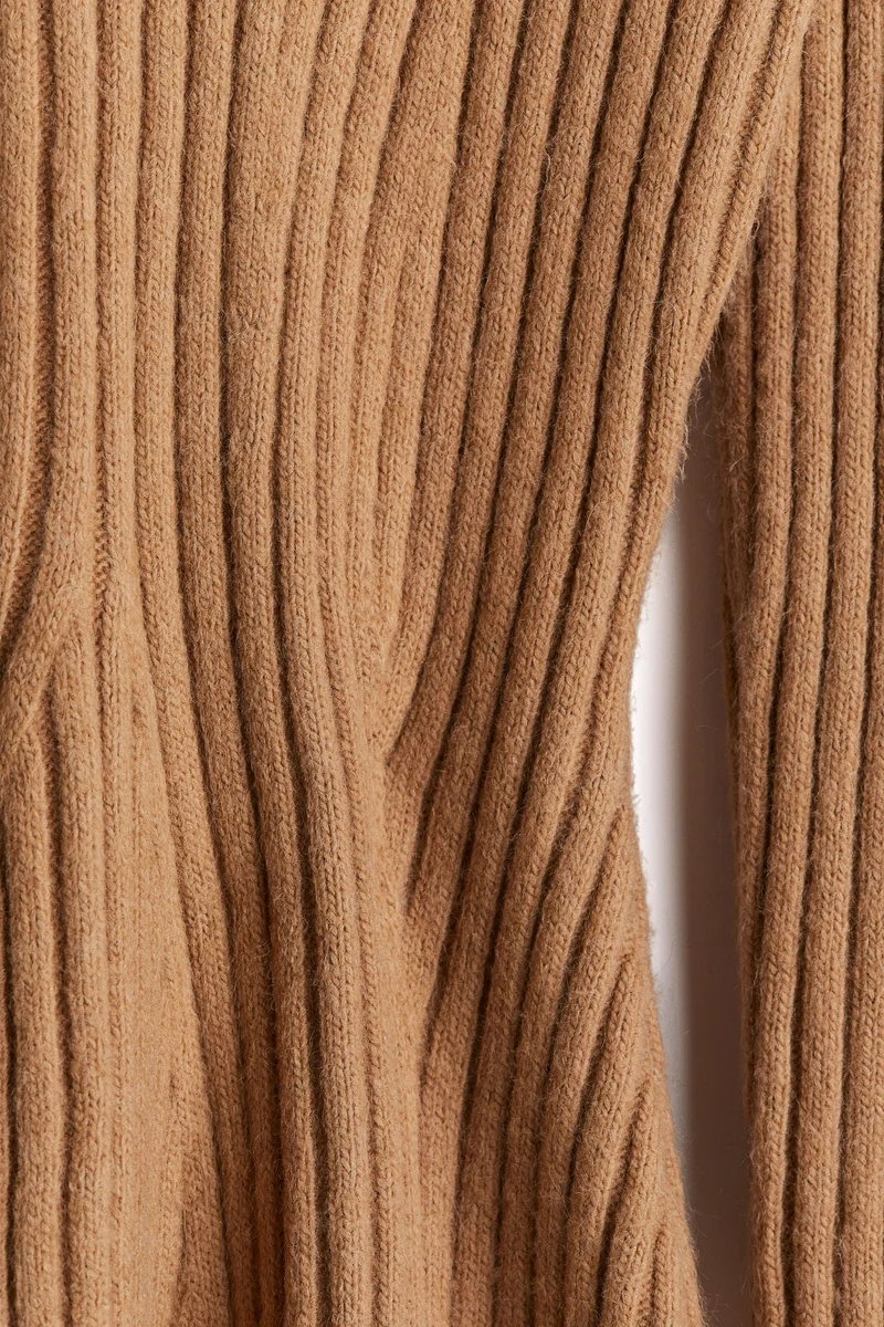 اتش اند ام فستان محبوك بتصميم مرن