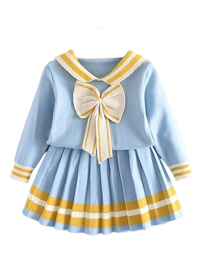 صندوق المفاجآت الصغيرة Box Blue & Occur Pleated Bow 2 pcs top & Skirt Winterwear set for Girls-3-4Y