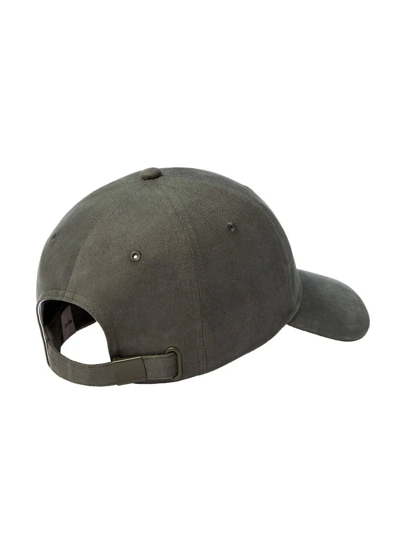 كالفن كلاين قبعة بيسبول مزينة بشعار حروف