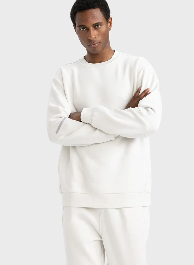 ديفاكتو سويت شيرت أساسي