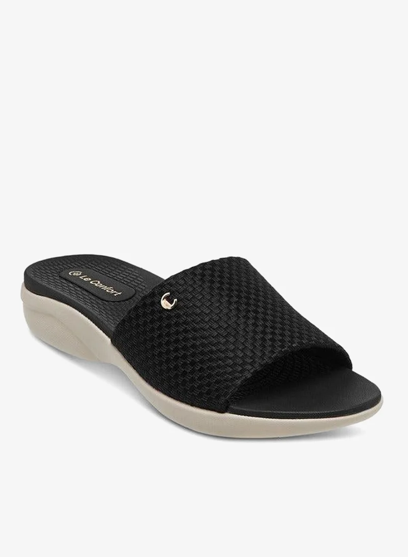 لو كونفورت صنادل نسائية سهلة الارتداء بنقوش