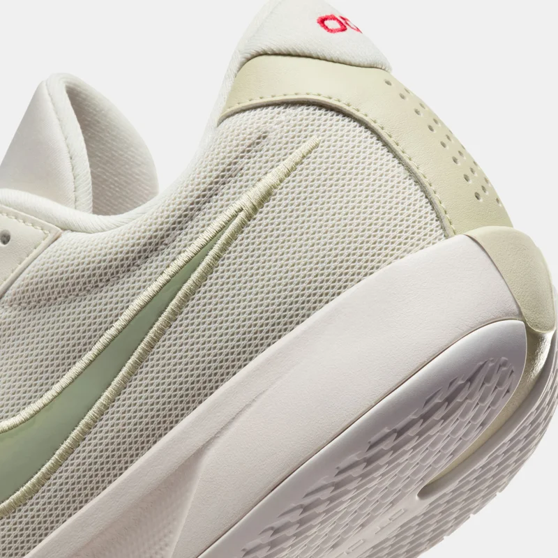 Nike Men's G.T. Cut Academy Basketball Shoes