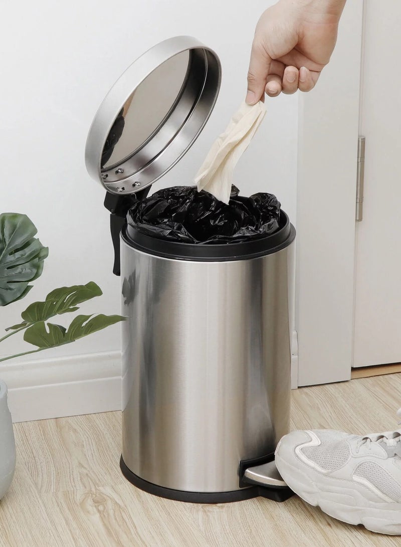 Round pedal bin with soft close system