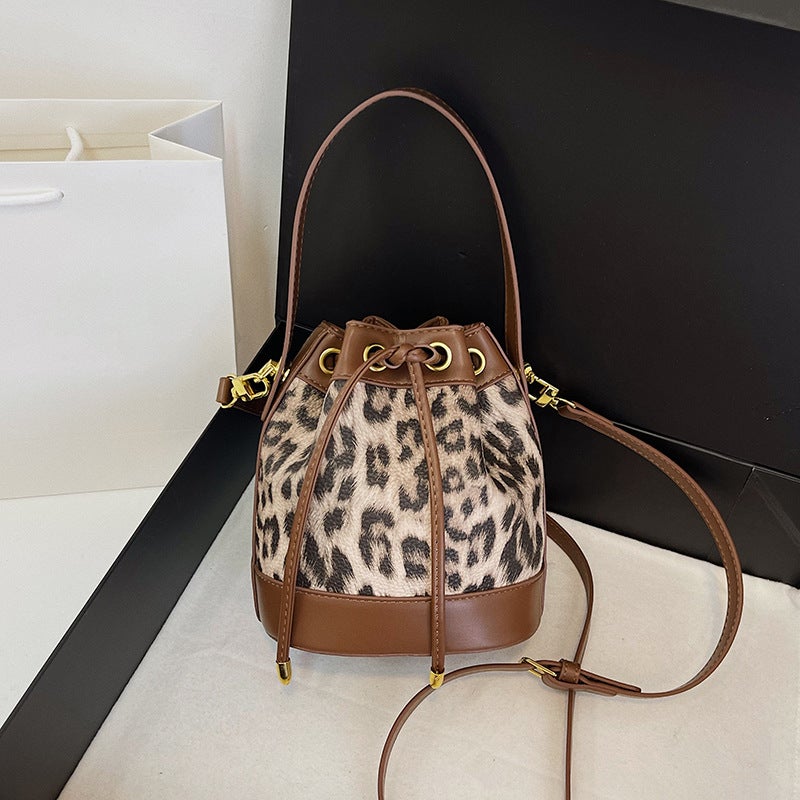 Leopard-Print Retro Stylish Handbag New Korean-Style Fashionable Distinctive Trendy Shoulder Bag Simple Crossbody Bucket Bag - Image 1