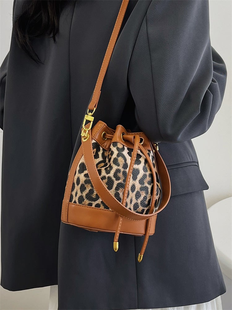Leopard-Print Retro Stylish Handbag New Korean-Style Fashionable Distinctive Trendy Shoulder Bag Simple Crossbody Bucket Bag - Image 2