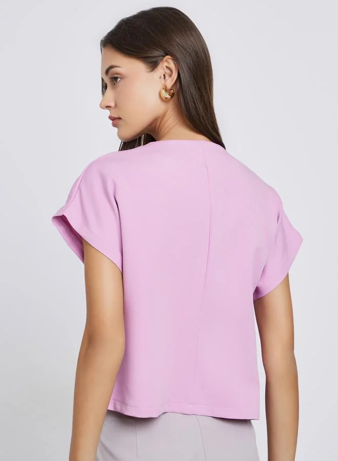 ستايلي بلوزة سادة بأكمام قصيرة