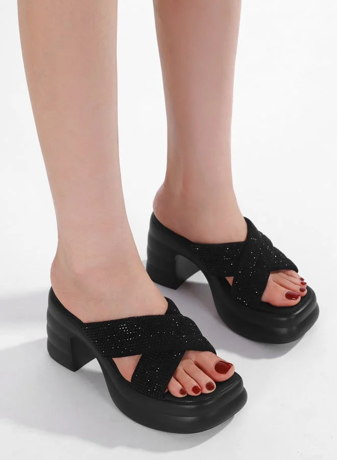 سنيك ايه بيك صندل أسود مزين بكعب مرتفع