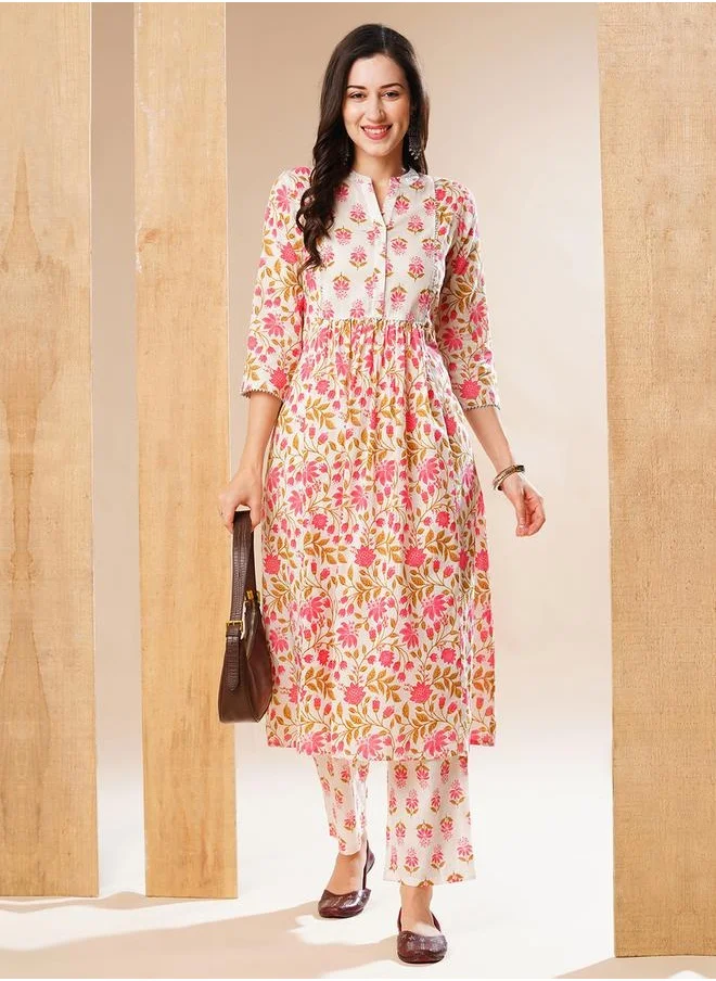 جلو باص Globus Women Off-White Floral Print Mandrain Collar A-line Kurta & Trouser Set by Styli