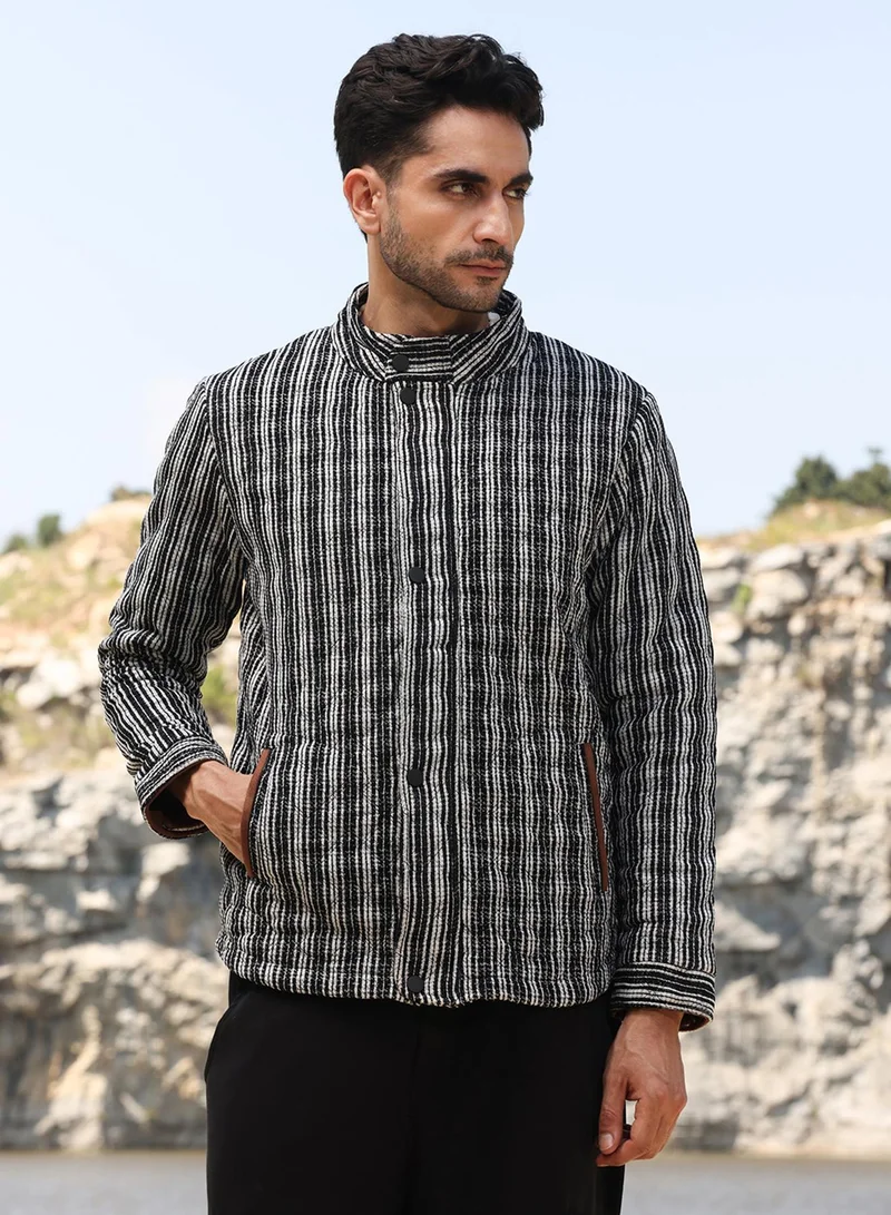 كامبوس سوترا جاكيت مبطن مخطط متعدد المسارات للرجال باللونين الأسود والأبيض للملابس الكاجوال