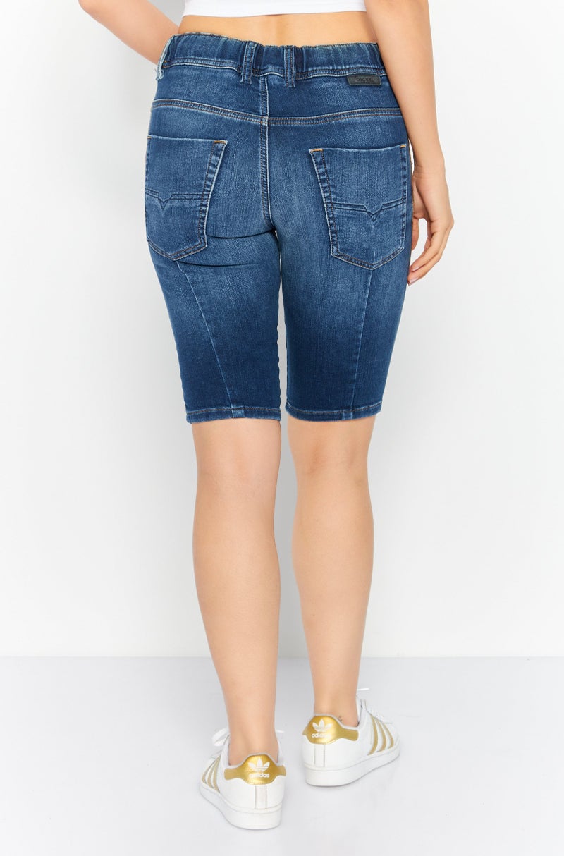 DIESEL شورتات جينز مغسولة للنساء، زرقاء - Image 4